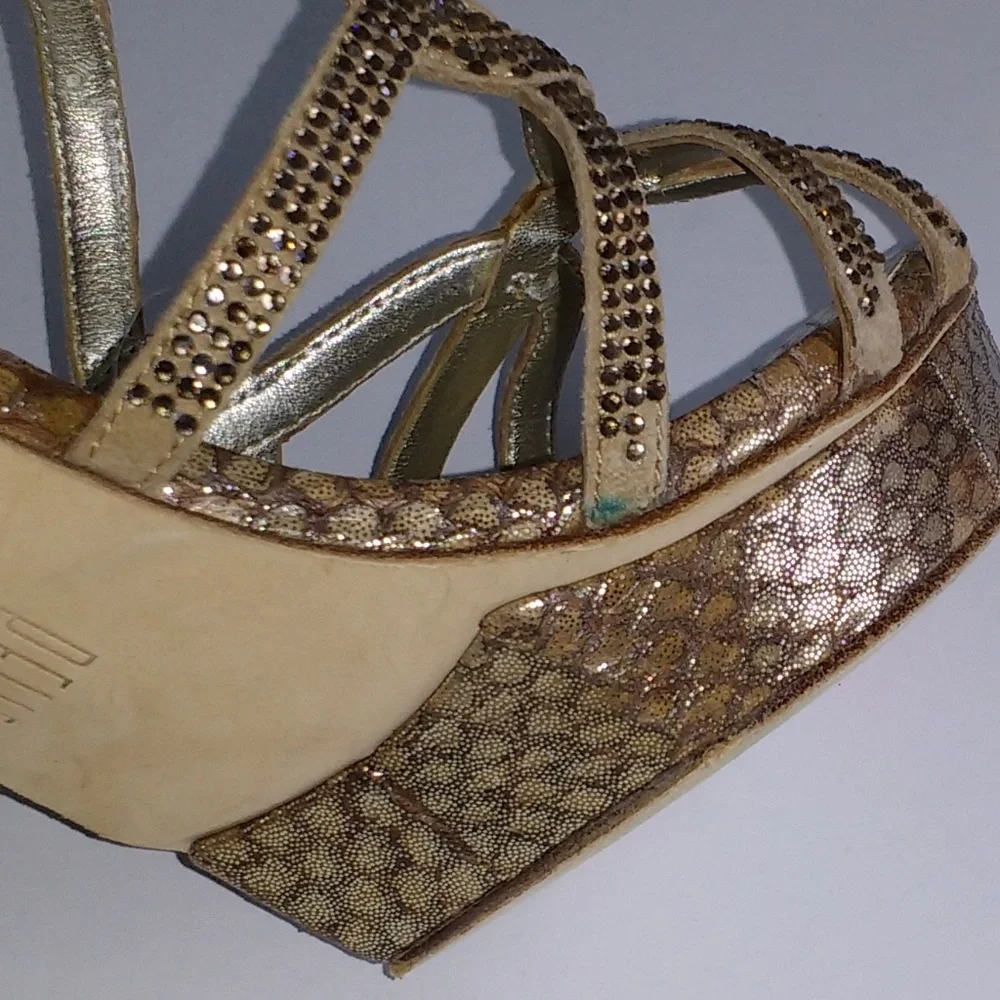 Pelle Moda crystal Italian leather platforms 9.5 M
